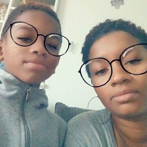 Meet your Posher, Crystal